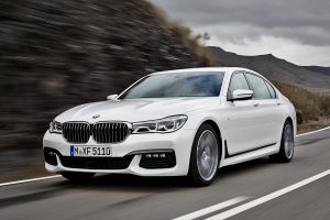 Τιμές ανανεωμένης BMW Σειρά 3 και για 65 νέα μοντέλα