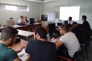 H Kosmocar εκπαιδεύει νέους μηχανικούς αυτοκινήτων