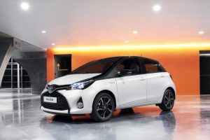 Αναβαθμισμένο Toyota Yaris και για πρώτη φορά δίχρωμο
