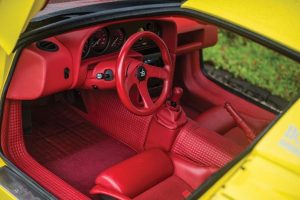 Σπάνια Bugatti EB110 SS του 1995 με μόνο 10.100 χιλιόμετρα