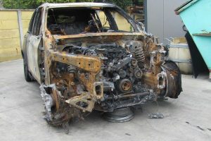 Θα δίνατε 16.000€ για αυτή την καμένη BMW X5 M50d;