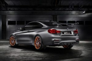 Νέα BMW Concept M4 GTS με ψεκασμό νερού και φώτα OLED