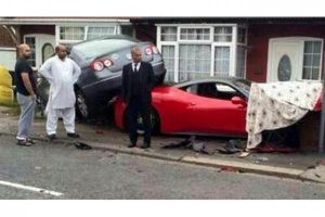 Ενοικιασμένη για γάμο Ferrari 458 Italia τα έκανε γυαλιά – καρφιά!