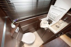 Αυτοκινούμενο τροχόσπιτο – παλάτι για διακοπές 7 αστέρων!