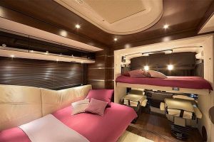 Αυτοκινούμενο τροχόσπιτο – παλάτι για διακοπές 7 αστέρων!