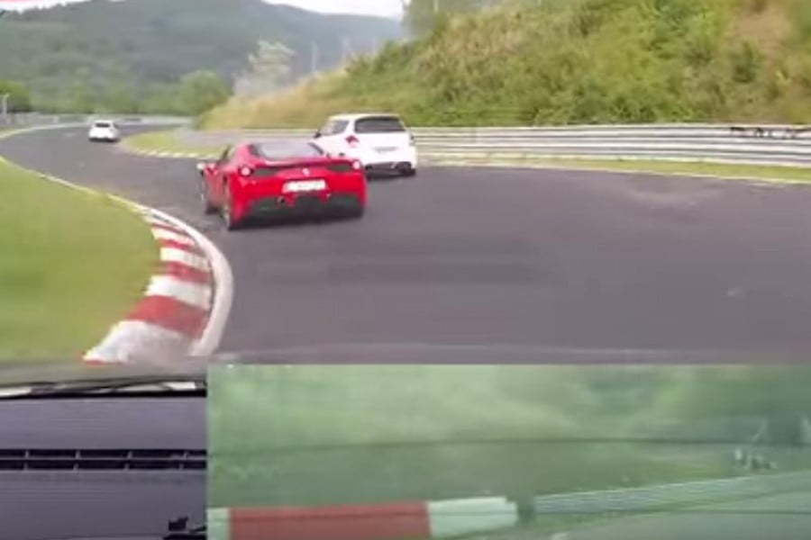 Renault Megane R.S. κυνηγά Ferrari 458 στο Nurburgring (video)