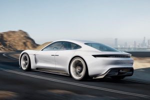 Porsche Mission E με 600 hp, αυτονομία 500 χλμ. και φόρτιση 15 λεπτών!