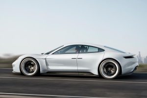 Porsche Mission E με 600 hp, αυτονομία 500 χλμ. και φόρτιση 15 λεπτών!
