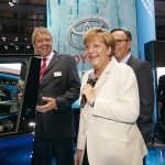 Εντυπωσιάστηκε η Μέρκελ από το υδρογονοκίνητο Toyota Mirai