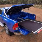 Το νέο Toyota Hilux με bull bar και διάφορα ακόμα αξεσουάρ