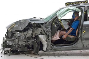 To Volvo XC90 αντιμέτωπο με το σκληρότερο crash test (video)