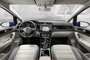 Νέο VW Touran με τιμή από 20.740€ και πλούσιο εξοπλισμό