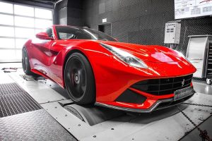 Τσιπαρισμένη Ferrari f12berlinetta στο δυναμόμετρο