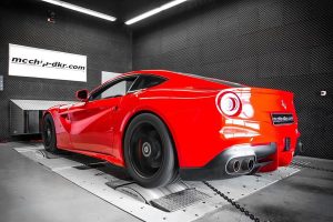 Τσιπαρισμένη Ferrari f12berlinetta στο δυναμόμετρο