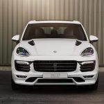Porsche Cayenne 700hp παίζει φώτα στη Bentley Bentayga