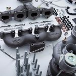 Porsche Cayenne 700hp παίζει φώτα στη Bentley Bentayga