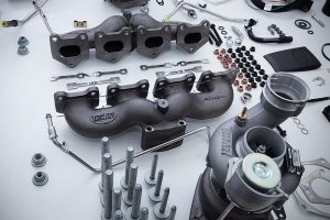 Porsche Cayenne 700hp παίζει φώτα στη Bentley Bentayga