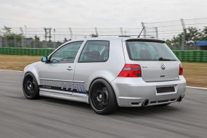 Μετατροπή Volkswagen Golf IV R32 turbo με 550 ίππους