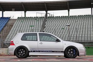 Μετατροπή Volkswagen Golf IV R32 turbo με 550 ίππους