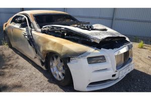 Δύο Rolls-Royce Wraith… φλαμπέ πωλούνται για 39.900 ευρώ