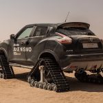 Ερπυστριοφόρο Nissan Juke NISMO RS στην έρημο του Άμπου Ντάμπι