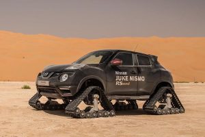 Ερπυστριοφόρο Nissan Juke NISMO RS στην έρημο του Άμπου Ντάμπι