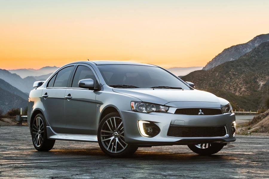 Ανανέωση για το Mitsubishi Lancer με αλλαγές μέσα – έξω