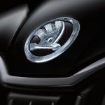 Απαστράπτουσα Skoda Superb Black Crystal με κρυστάλλους!