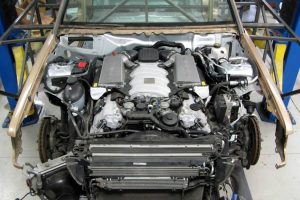 Mercedes 190E με δάπεδο και μηχανικά μέρη από C 63 AMG!