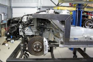 Mercedes 190E με δάπεδο και μηχανικά μέρη από C 63 AMG!