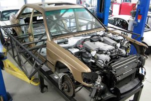 Mercedes 190E με δάπεδο και μηχανικά μέρη από C 63 AMG!