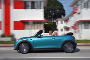 Νέο MINI Cabrio και με κινητήρες βενζίνης – ντίζελ 1.5 λίτρων