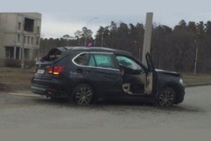Test drive σε καινούργια BMW X5 κατέληξε σε crash test!