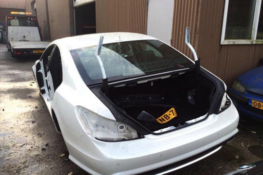 Πλιάτσικο για ανταλλακτικά σε καινούργια Mercedes-Benz CLS