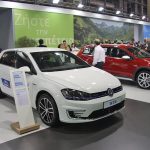 Volkswagen: e-Golf, Passat R-Line, νέο Touran και όλη η γκάμα