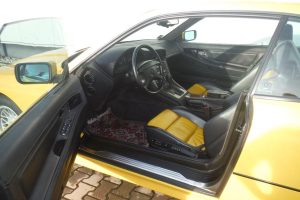 BMW 850Ci με πατάκια Μπουχάρα σε μπορντοροδοκόκκινο!