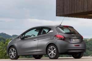 Ανανεωμένο Peugeot 208 από 13.390 ευρώ και με νέους κινητήρες