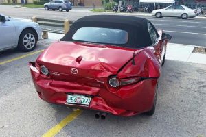 Νέο Mazda MX-5 τρακάρει λίγα λεπτά μετά την παραλαβή!