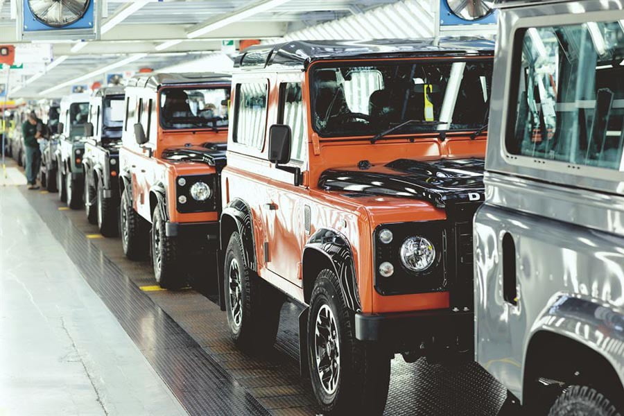 Σταματά η παραγωγή του Land Rover Defender μετά από 70 χρόνια!