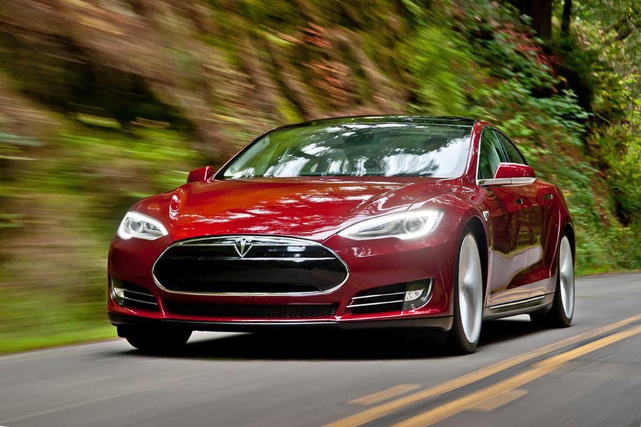 Η Tesla ανακαλεί όλη την παραγωγή των 90.000 Model S