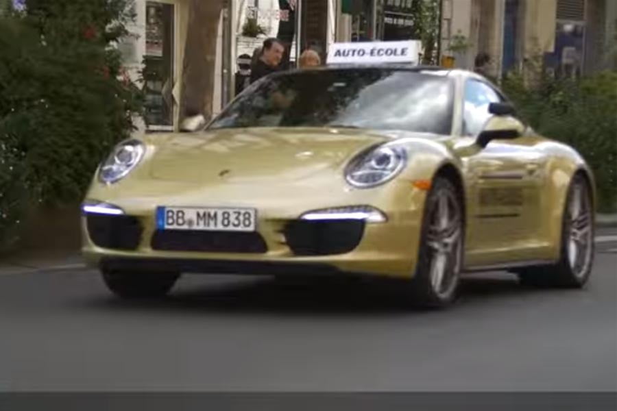 Εκπαιδευτική Porsche 911 προκαλεί σοκ στους μαθητές! (video)