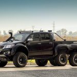Μετατροπή Toyota Hilux 6x6 για τις λάσπες και το... μέγαρο!