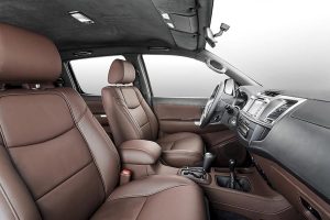 Μετατροπή Toyota Hilux 6×6 για τις λάσπες και το… μέγαρο!