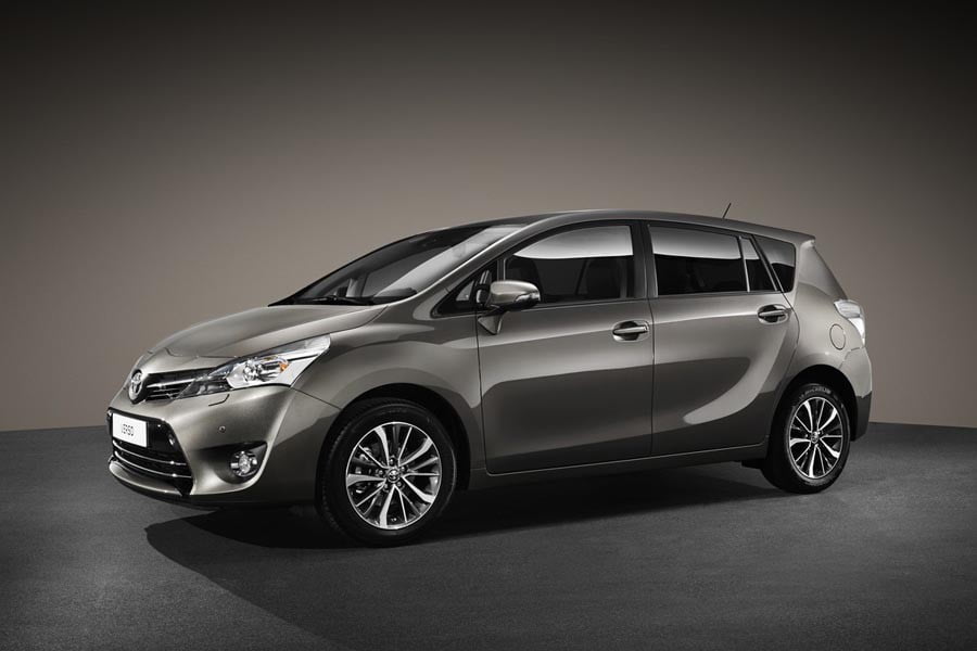 Η Toyota ανανεώνει το Verso σε σχεδίαση και ασφάλεια