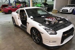 Μεταμόσχευση μηχανικών μερών Nissan GT-R σε Qashqai!