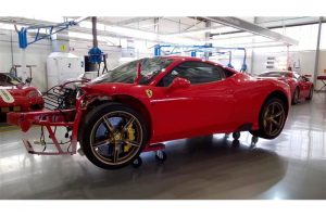 Τρακαρισμένη Ferrari 458 Speciale πωλείται 63.500 ευρώ!