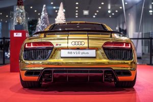 Η Audi δημιούργησε ένα και μοναδικό χρυσό R8 V10 Plus