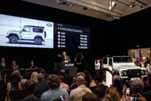 Απίστευτο! Land Rover Defender πωλήθηκε 549.000 ευρώ!
