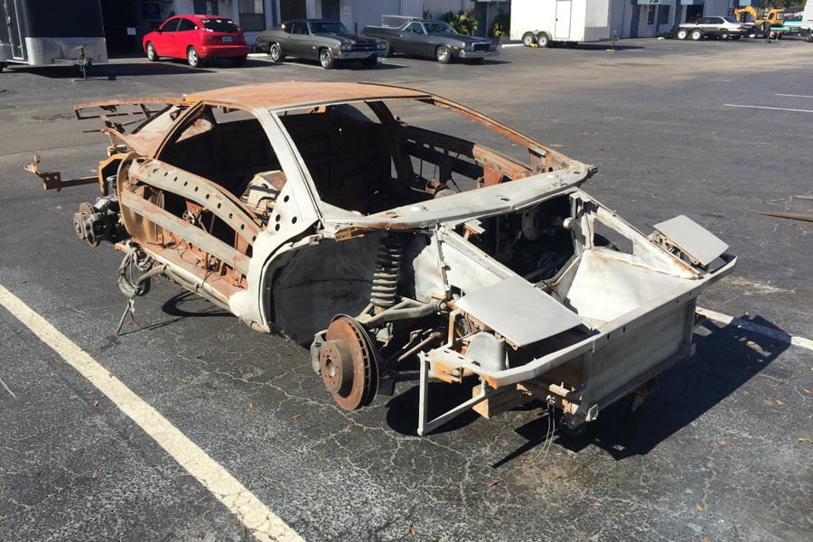 Κουφάρι από Lamborghini Diablo πουλήθηκε 4.200 ευρώ!