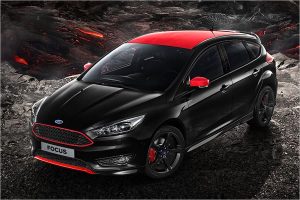 Ford Focus Sport σε διχρωμία κόκκινου – μαύρου και 1.5 EcoBoost